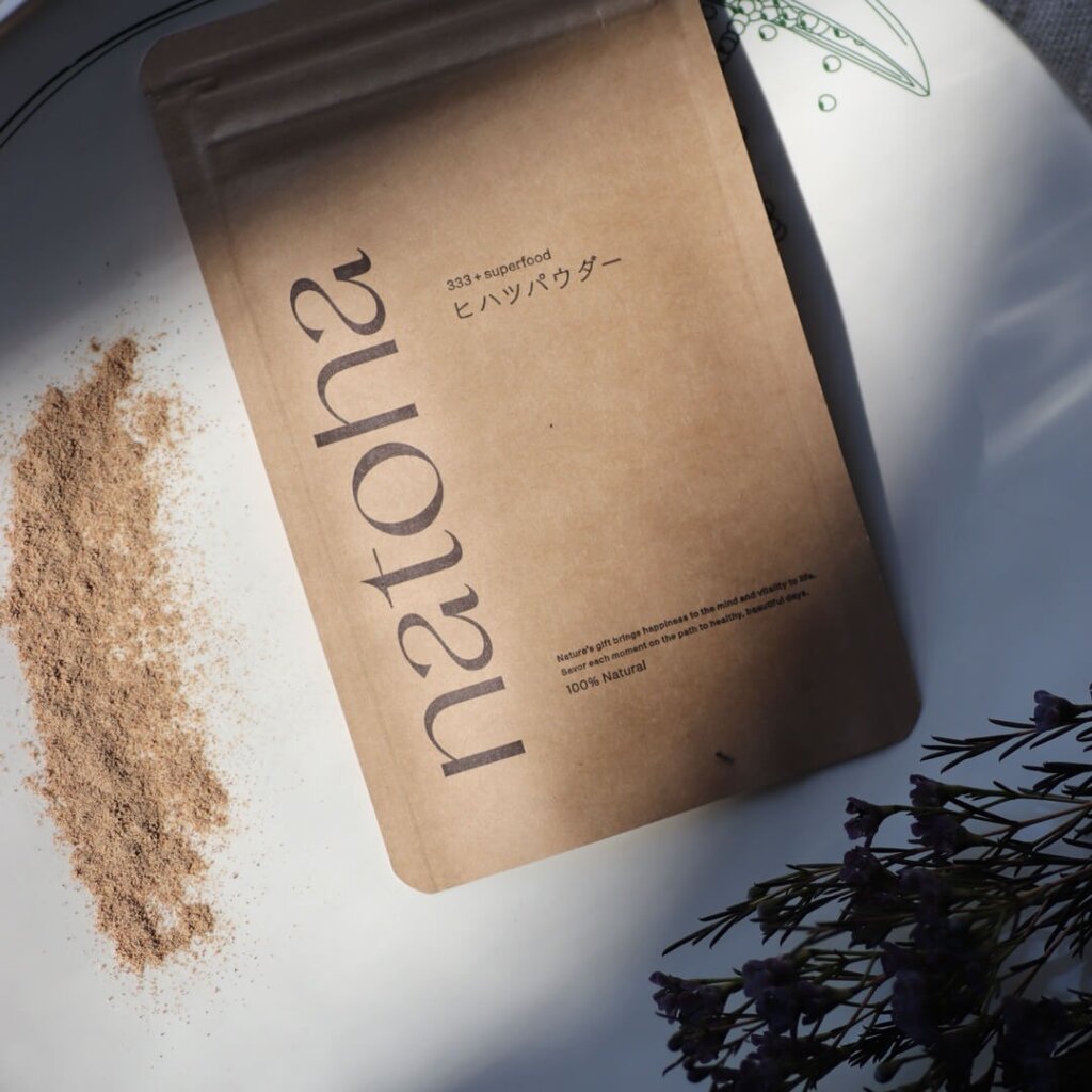 沖縄県産とインドネシア産をブレンドした植物由来100％のスパイス、ヒハツパウダー